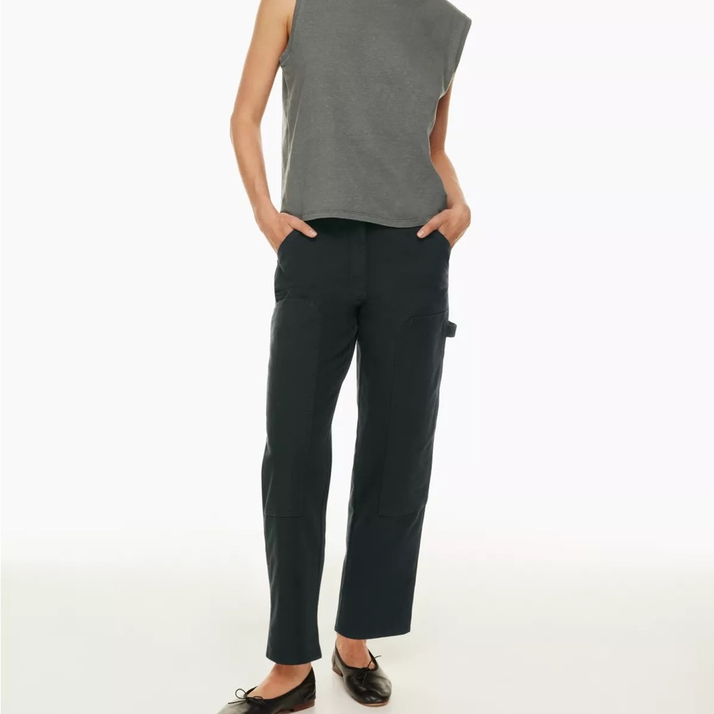 Aritzia Straight Leg Cargo Pants in Black